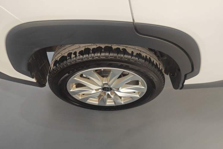 Used Toyota Corolla Cross 2023 2.0L Pioneer Edition Right Rear Wheel Hub