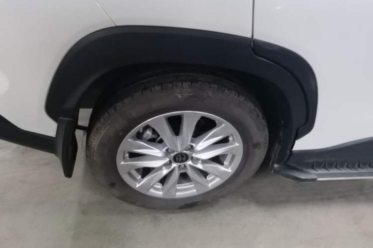 Used Toyota Corolla Cross 2023 2.0L Elite Edition Right Rear Wheel Hub