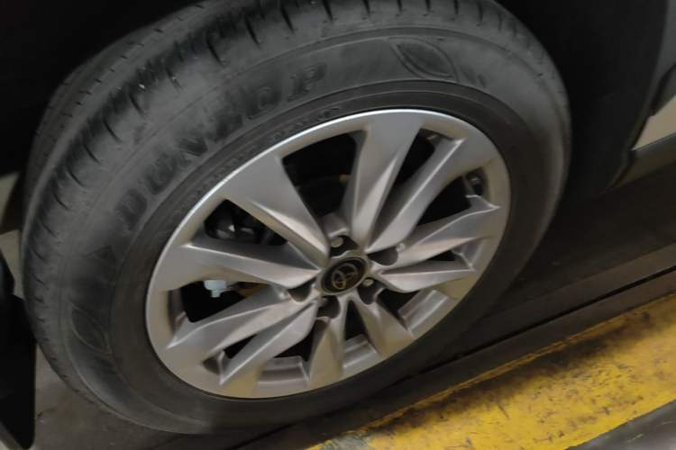 Used Toyota Corolla Cross 2023 2.0L Elite Edition Right Rear Wheel Hub