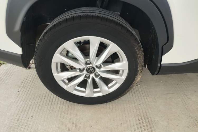 Used Toyota Corolla Cross 2023 2.0L Elite Edition Right Rear Wheel Hub