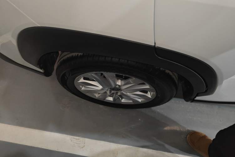 Used Toyota Corolla Cross 2023 Dual-Motor 2.0L Pioneer Edition Right Rear Wheel Hub