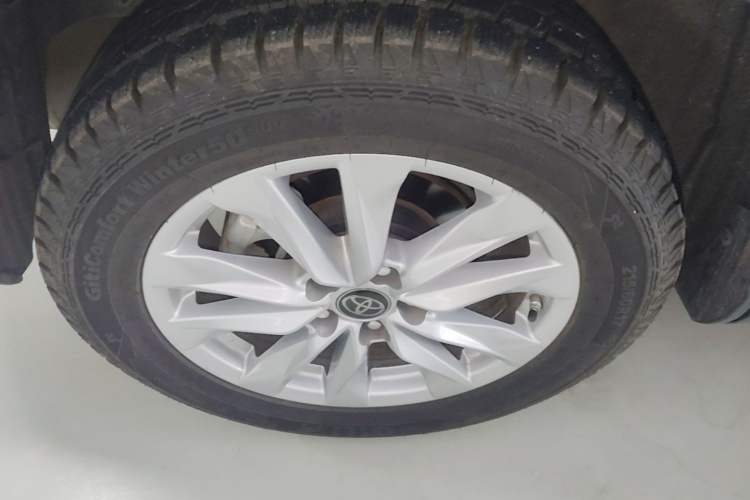 Used Toyota Corolla Cross 2023 2.0L Elite Edition Right Rear Wheel Hub