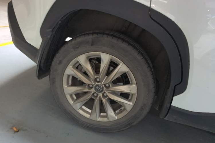 Used Toyota Corolla Cross 2023 2.0L Pioneer Edition Right Rear Wheel Hub
