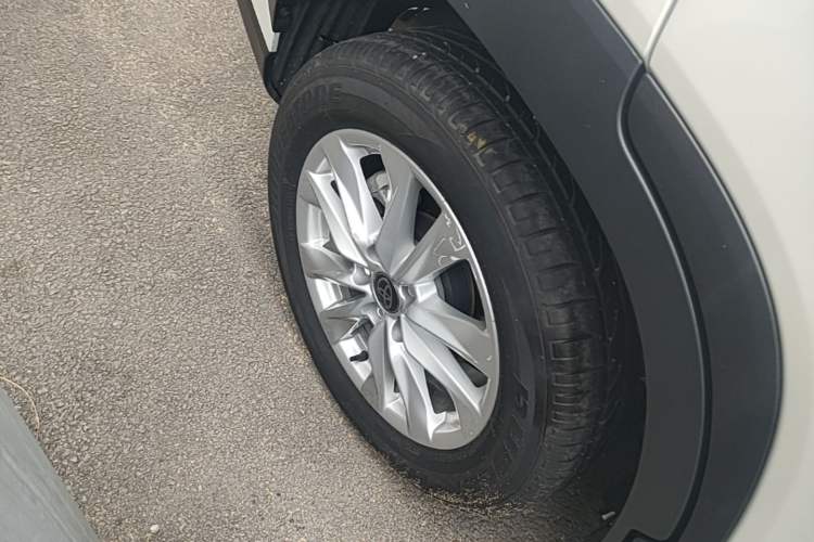 Used Toyota Corolla Cross 2023 2.0L Elite Edition Right Rear Wheel Hub