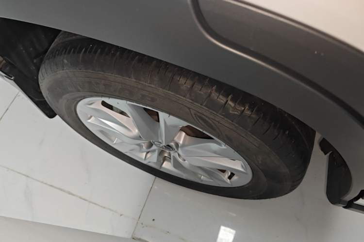 Used Toyota Corolla Cross 2023 2.0L Pioneer Edition Right Rear Wheel Hub