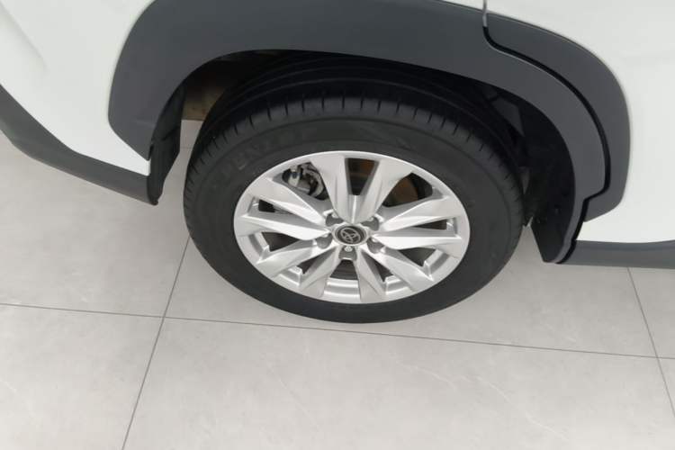Used Toyota Corolla Cross 2023 2.0L Elite Edition Right Rear Wheel Hub