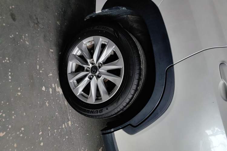 Used Toyota Corolla Cross 2023 2.0L Elite Edition Right Rear Wheel Hub