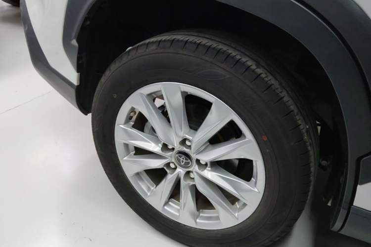 Used Toyota Corolla Cross 2023 2.0L Pioneer Edition Right Rear Wheel Hub