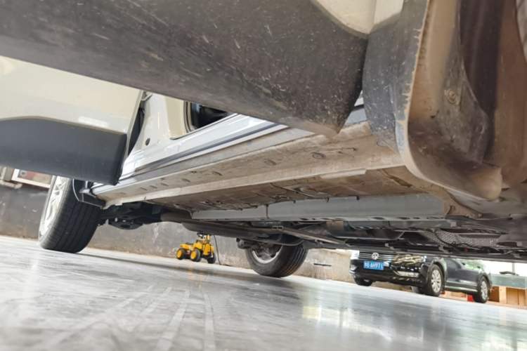 Used Toyota Corolla Cross 2023 2.0L Pioneer Edition Right Side Sill