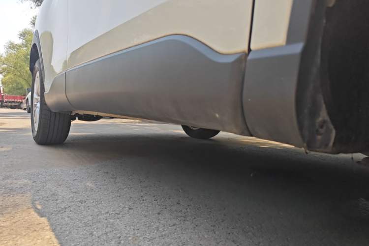 Used Toyota Corolla Cross 2023 2.0L Elite Edition Right Side Sill