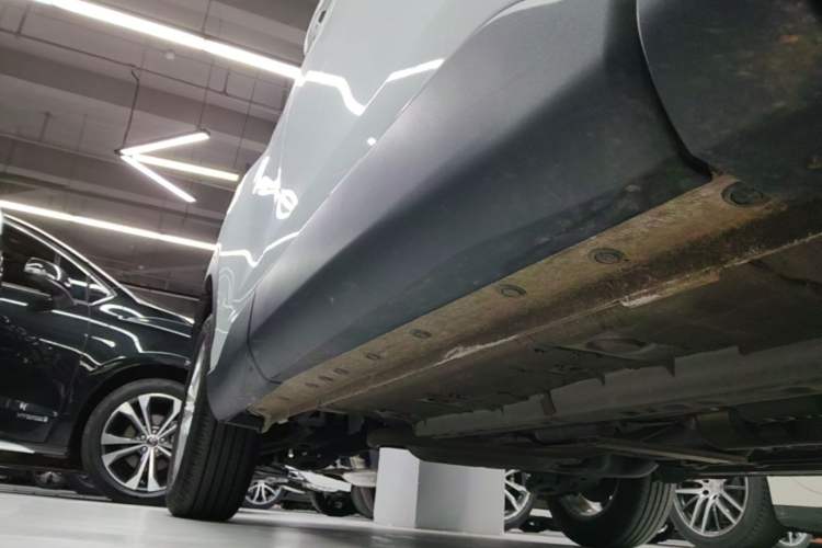 Used Toyota Corolla Cross 2023 2.0L Pioneer Edition Right Side Sill