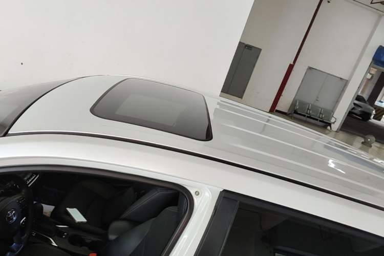 Used Toyota Corolla Cross 2023 2.0L Elite Edition Roof