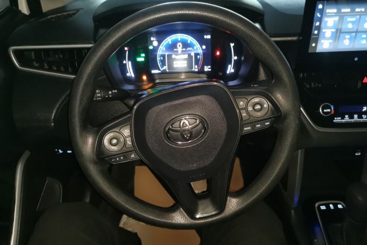 Used Toyota Corolla Cross 2023 Dual-Motor 2.0L Pioneer Edition Steering Wheel
