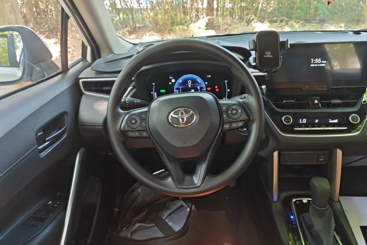 Used Toyota Corolla Cross 2023 Dual-Motor 2.0L Pioneer Edition Steering Wheel