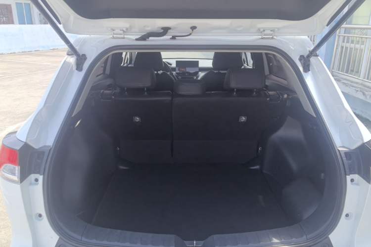 Used Toyota Corolla Cross 2023 Dual-Motor 2.0L Pioneer Edition Trunk