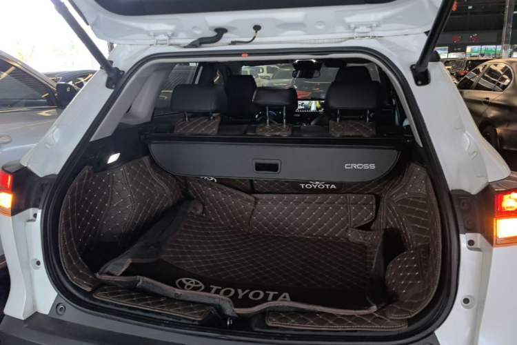 Used Toyota Corolla Cross 2023 Dual-Motor 2.0L Pioneer Edition Trunk