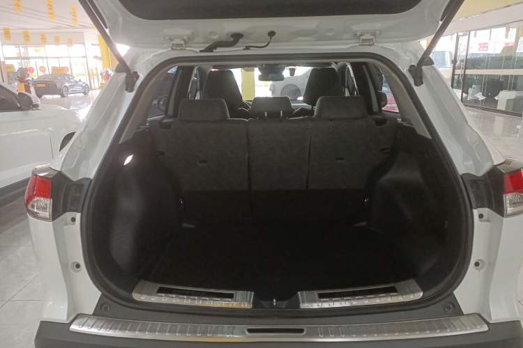 Used Toyota Corolla Cross 2023 Dual-Motor 2.0L Pioneer Edition Trunk