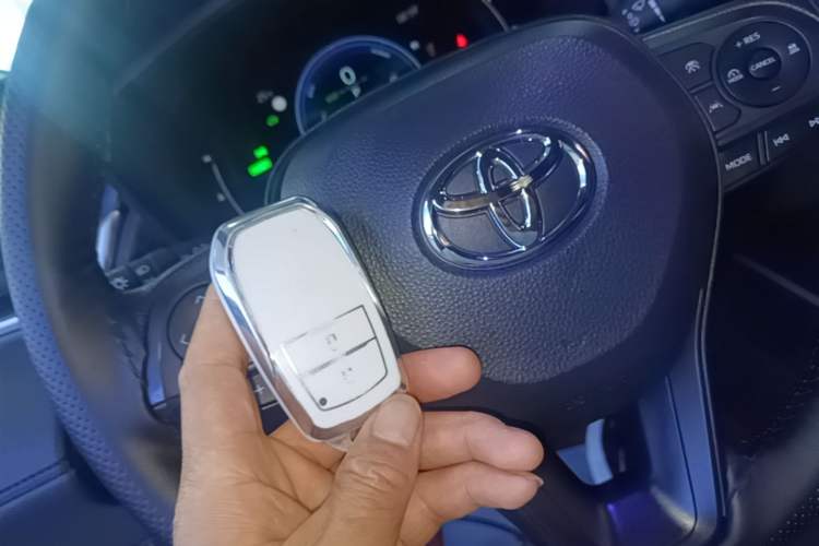 Used Toyota Corolla Cross 2023 Dual-Motor 2.0L Elite Edition Vehicle Key