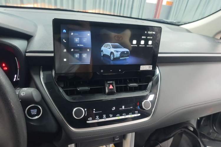 Used Toyota Corolla Cross 2024 2.0L Elite Edition Audio And AC Panel