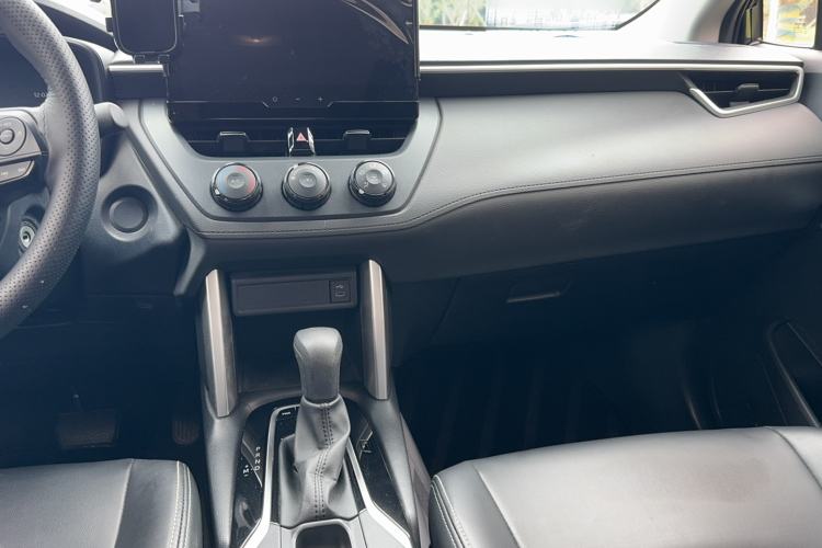 Used Toyota Corolla Cross 2024 2.0L Pioneer Edition Audio And AC Panel