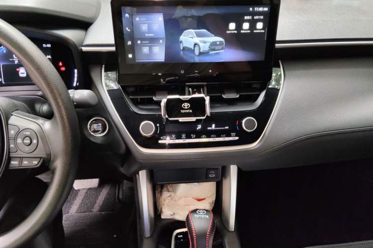 Used Toyota Corolla Cross 2024 2.0L Elite Edition Audio And AC Panel