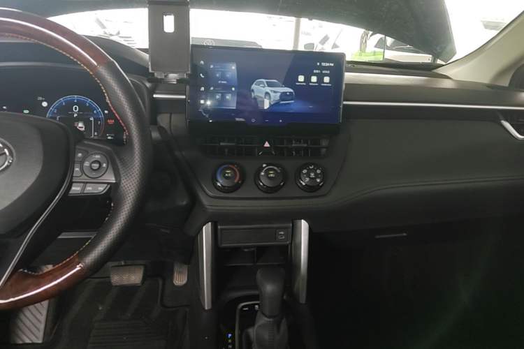 Used Toyota Corolla Cross 2024 2.0L Pioneer Edition Audio And AC Panel
