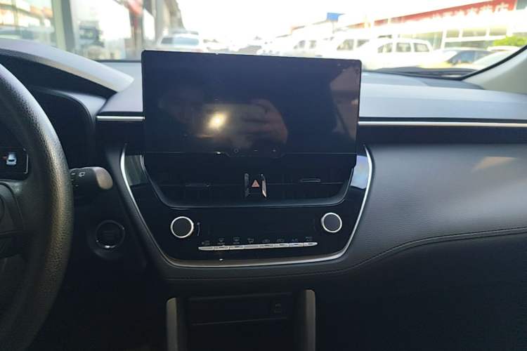 Used Toyota Corolla Cross 2024 2.0L Elite Edition Audio And AC Panel