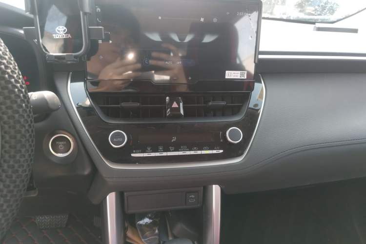 Used Toyota Corolla Cross 2024 2.0L Smart Electric Hybrid Dual-Engine Pioneer Edition Audio And AC Panel