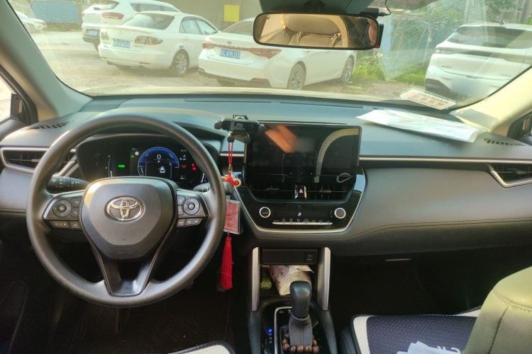 Used Toyota Corolla Cross 2024 2.0L Smart Electric Hybrid Dual-Engine Pioneer Edition Center Console