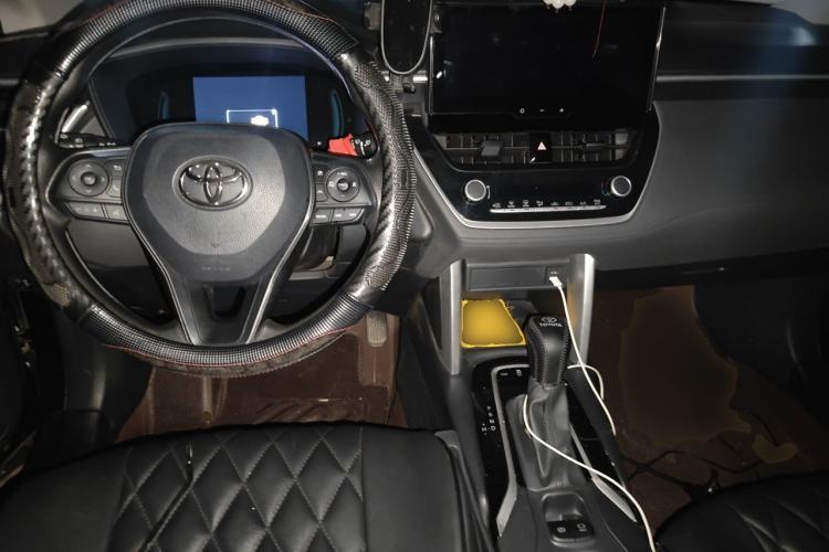 Used Toyota Corolla Cross 2024 2.0L Elite Edition Center Console