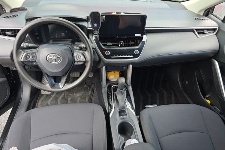 Used Toyota Corolla Cross 2024 2.0L Smart Electric Hybrid Dual-Engine Pioneer Edition Center Console