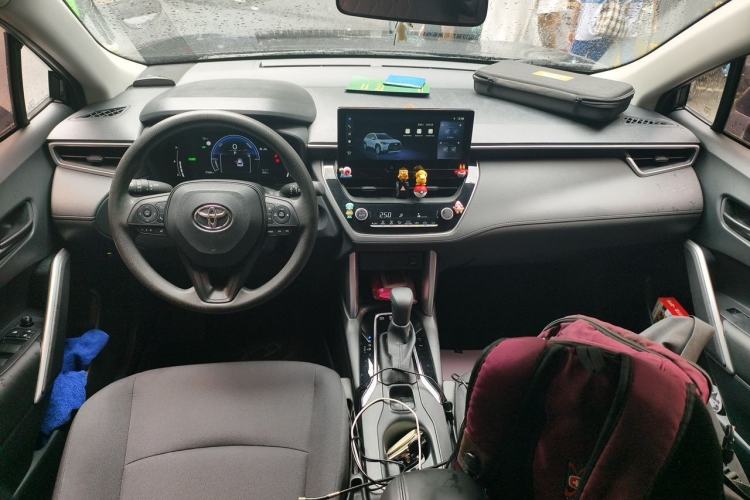 Used Toyota Corolla Cross 2024 2.0L Smart Electric Hybrid Dual-Engine Pioneer Edition Center Console