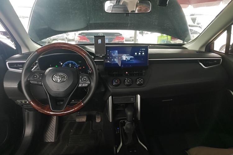 Used Toyota Corolla Cross 2024 2.0L Pioneer Edition Center Console