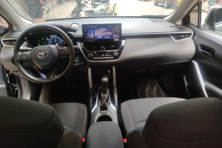 Used Toyota Corolla Cross 2024 2.0L Elite Edition Center Console