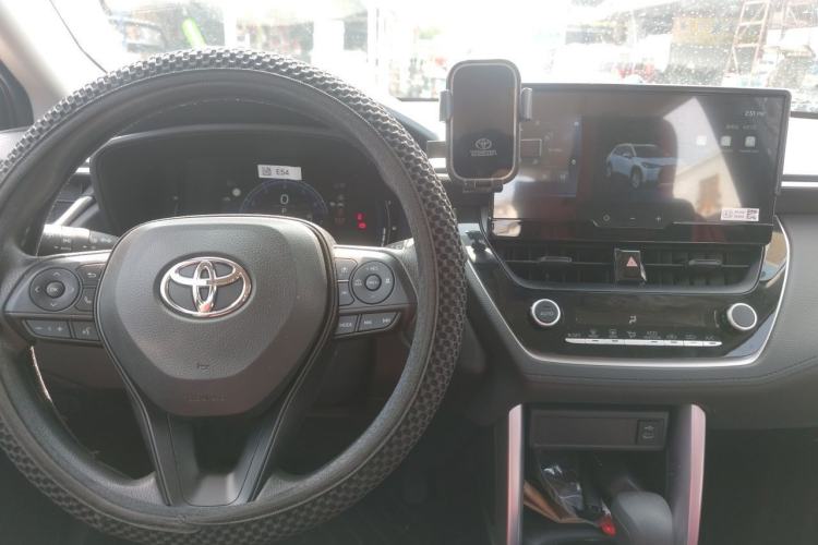 Used Toyota Corolla Cross 2024 2.0L Smart Electric Hybrid Dual-Engine Pioneer Edition Center Console