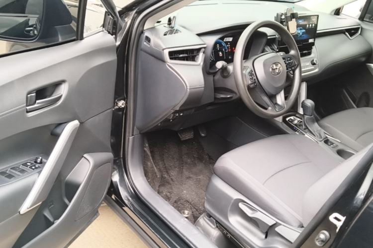 Used Toyota Corolla Cross 2024 2.0L Smart Electric Hybrid Dual-Engine Pioneer Edition Driver Seat