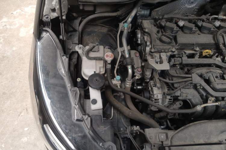 Used Toyota Corolla Cross 2024 2.0L Elite Edition Engine Bay Right