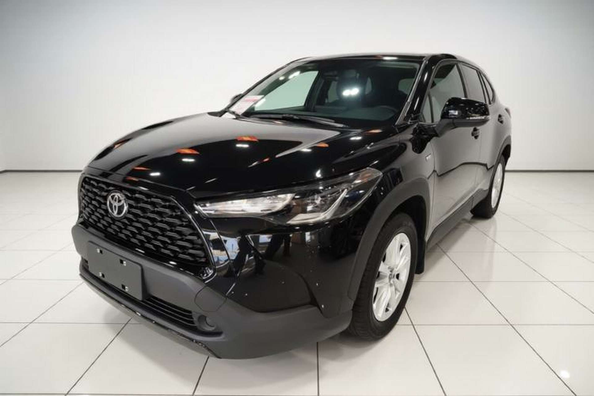 Used Toyota Corolla Cross 2024 2.0L Smart Electric Hybrid Dual-Engine Pioneer Edition Front Left 45 Deg