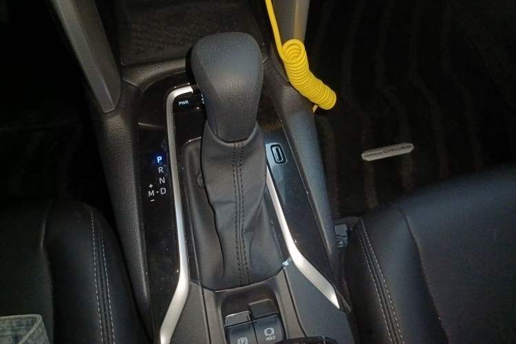 Used Toyota Corolla Cross 2024 2.0L Pioneer Edition Gear Lever