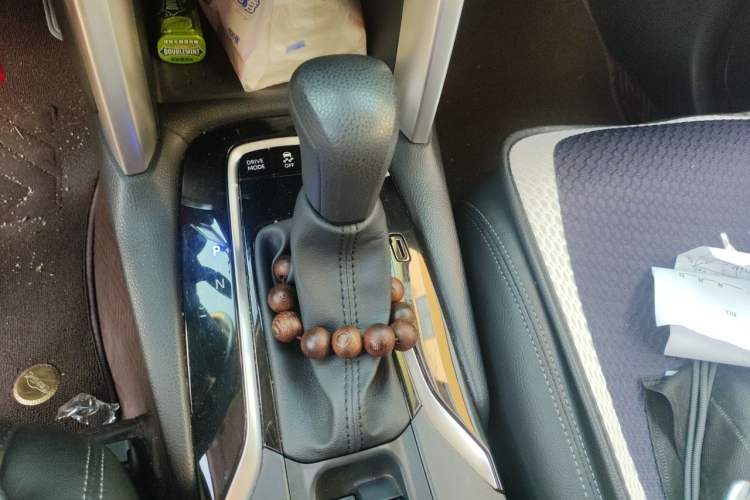 Used Toyota Corolla Cross 2024 2.0L Smart Electric Hybrid Dual-Engine Pioneer Edition Gear Lever