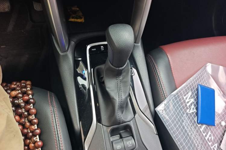 Used Toyota Corolla Cross 2024 2.0L Elite Edition Gear Lever