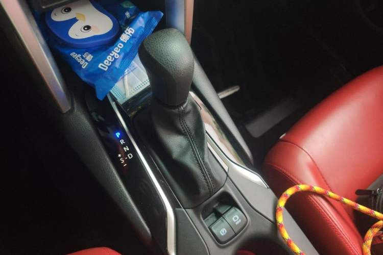 Used Toyota Corolla Cross 2024 2.0L Smart Electric Hybrid Dual-Engine Elite Edition Gear Lever