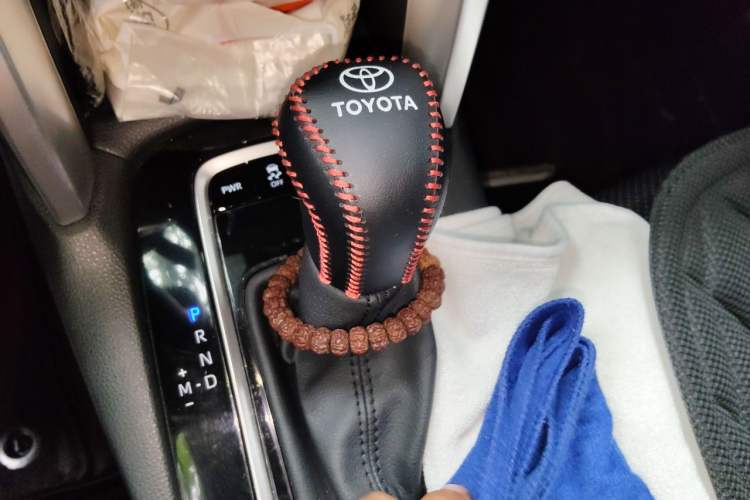 Used Toyota Corolla Cross 2024 2.0L Elite Edition Gear Lever