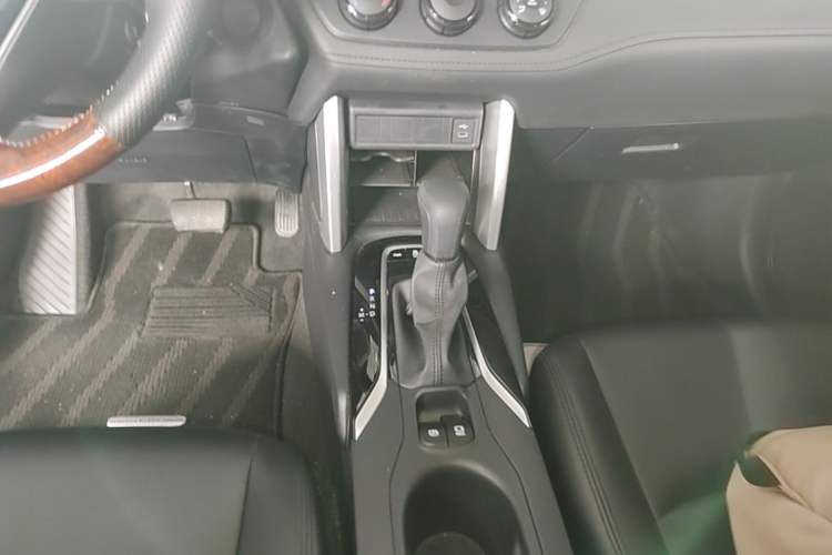 Used Toyota Corolla Cross 2024 2.0L Pioneer Edition Gear Lever