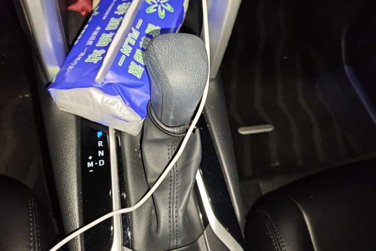 Used Toyota Corolla Cross 2024 2.0L Elite Edition Gear Lever