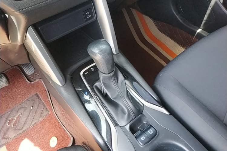 Used Toyota Corolla Cross 2024 2.0L Pioneer Edition Gear Lever