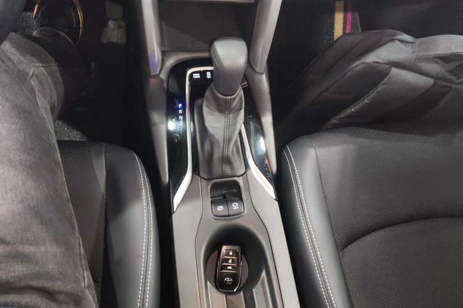 Used Toyota Corolla Cross 2024 2.0L Smart Electric Hybrid Dual-Engine Pioneer Edition Gear Lever