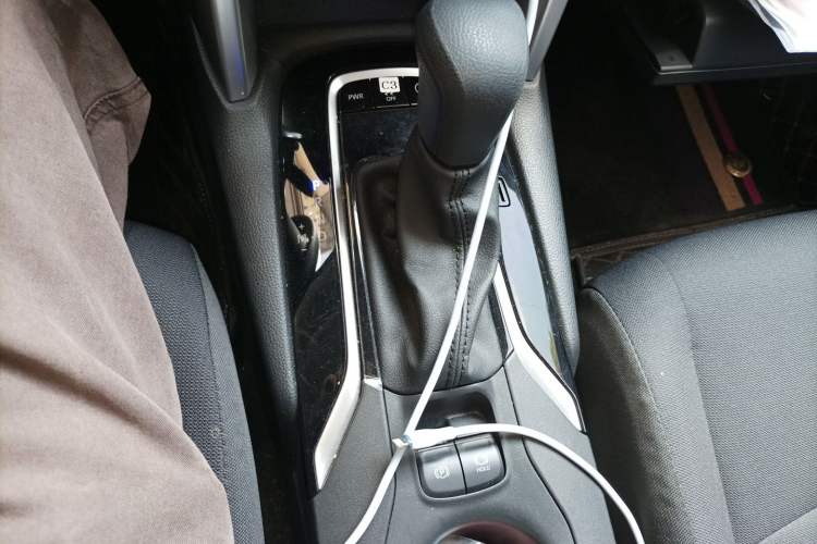 Used Toyota Corolla Cross 2024 2.0L Pioneer Edition Gear Lever