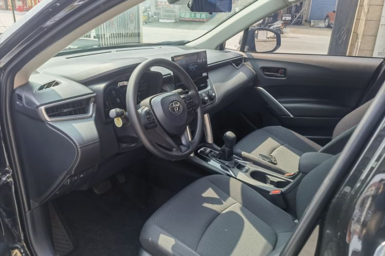 Used Toyota Corolla Cross 2024 2.0L Pioneer Edition Interior 2