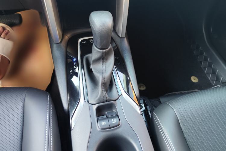 Used Toyota Corolla Cross 2024 2.0L Elite Edition Interior 3
